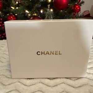 Chanel White Gift Box